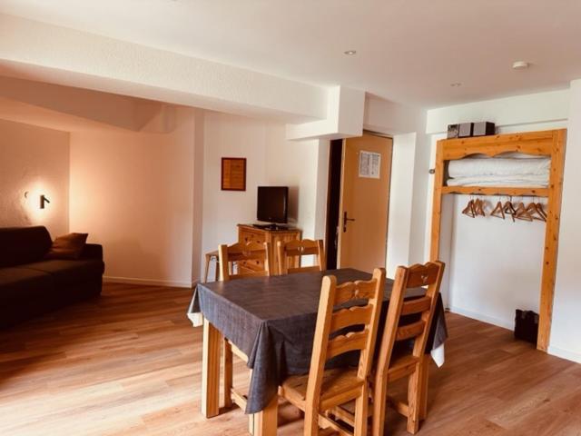 Les Clarines Apartment